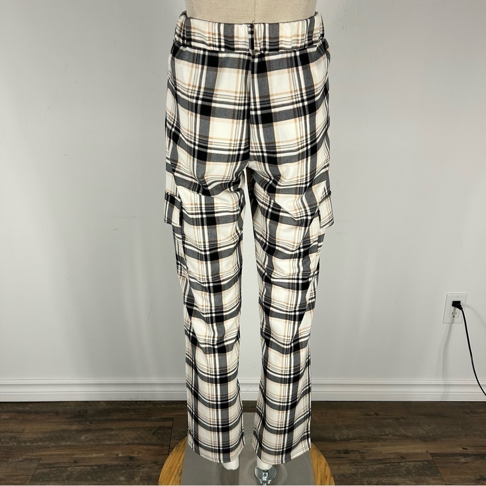 NWT Forever 21 Black and White Cargo Pants M - Picture 3 of 12